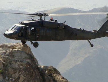 Κτυπήθηκε μεταφορικό ελικόπτερο S-70 του τουρκικού Στρατού από αμερικανικό βλήμα